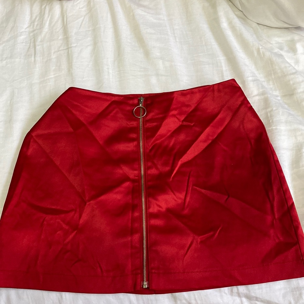 Bright red O-ring mini skirt✨
